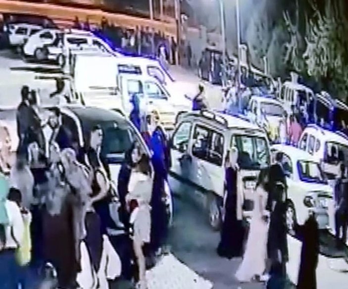 Kahramanmaraş’ta, düğündeki kavgada otomobili davetlilerin üzerine sürdü