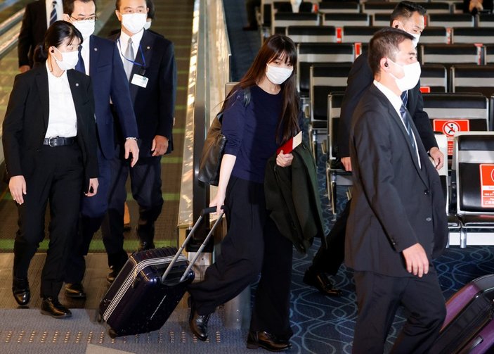 Prenses Mako, eşiyle birlikte Japonya'dan ayrıldı