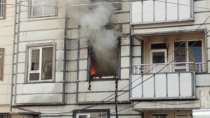 Şanlıurfa'da cezaevinden izinli çıktı evini yaktı