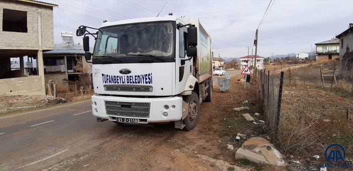 Adana'daki temizlik işçisi çöp kamyonunun altında can verdi