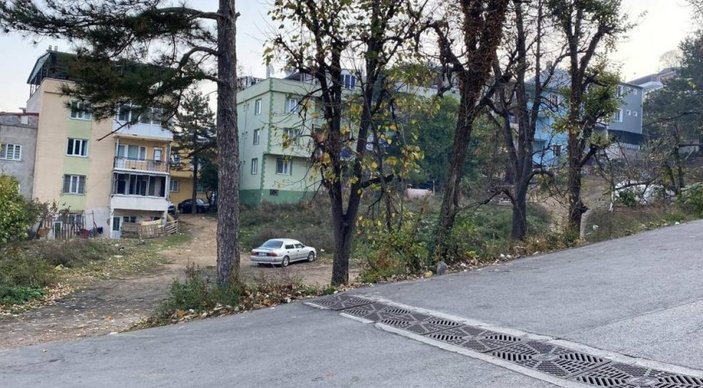 Bursa'da minibüs iki kadını ezdi, biri öldü