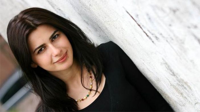 Üç Kuruş'un Bahar'ı, Yasak Elma'nın Şahika'sı Nesrin Cavadzade'nin yüzündeki değişimler