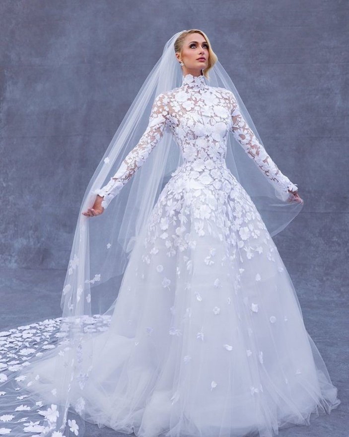 Paris Hilton düğününde 4 farklı gelinlik giydi