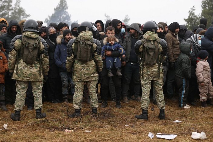 Polonya sınır kapısına dayanan göçmenleri terör örgütü PKK getirdi