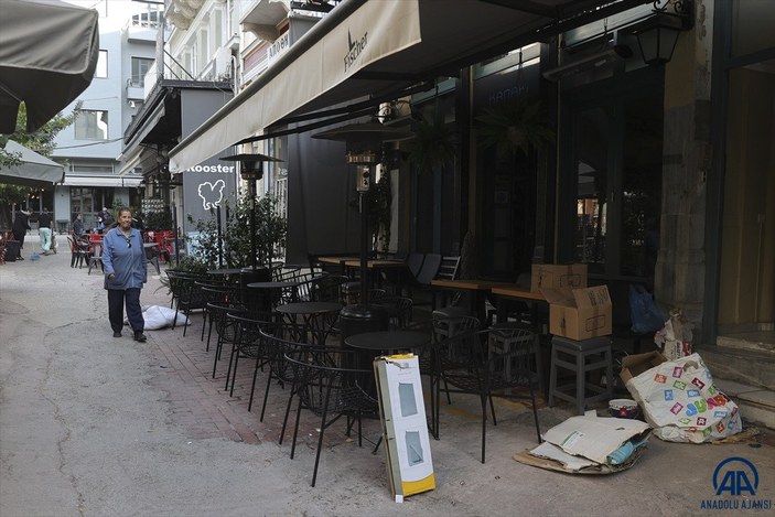 Yunanistan'da esnaf kısıtlamalar nedeniyle kepenk indirdi