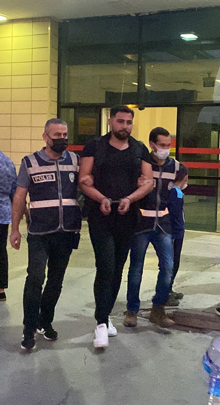 Antalya’da arkadaşını kalbinden bıçaklayarak öldürdü