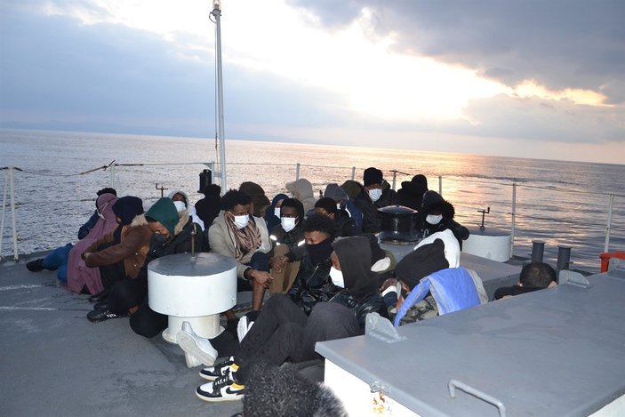 İzmir’de son 3 günde geri itilen 234 göçmen kurtarıldı