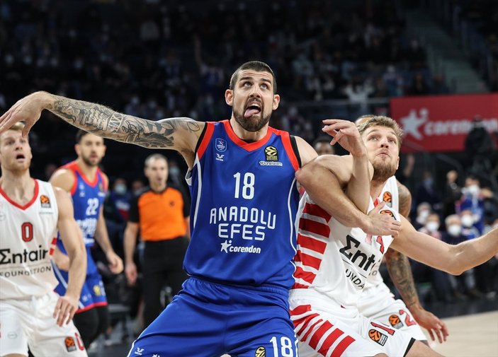 Anadolu Efes EuroLeague'de Olympiakos'u yendi