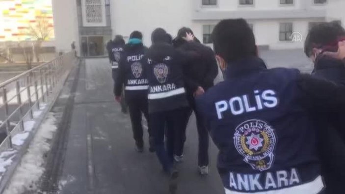 Ankara’da FETÖ firarisi eski yarbay ve binbaşı gaybubet evinde yakalandı