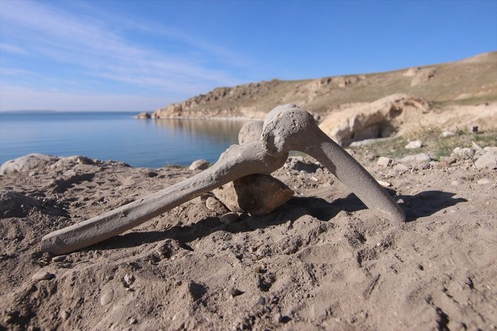 Van'da Demir Çağı'na ait insan kemikleri, seramik ve çömlekler bulundu