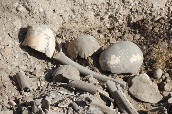 Van'da Demir Çağı'na ait insan kemikleri, seramik ve çömlekler bulundu