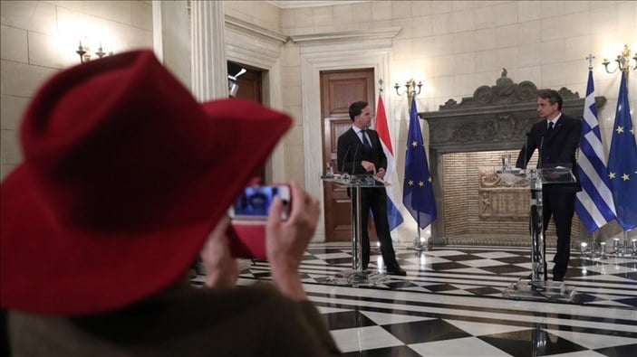 Yunanistan'da Başbakan Miçotakis'le tartışan Hollandalı gazeteci ülkeyi terk edecek