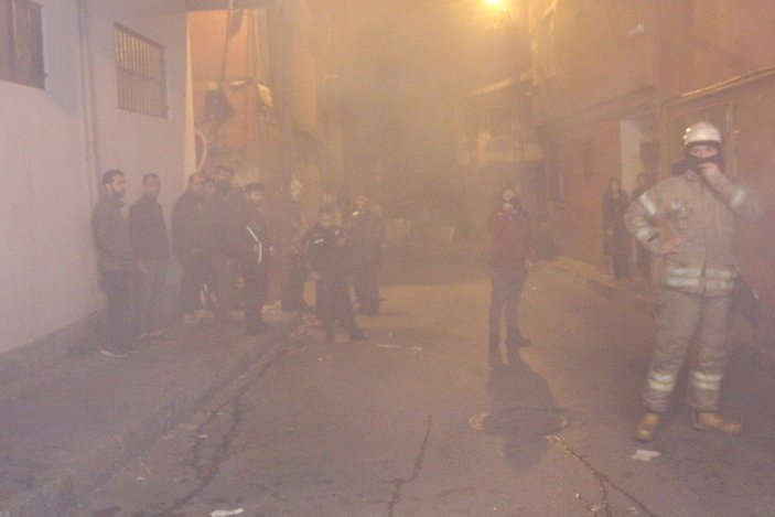 Beyoğlu'nda Suriyeliler, 2 gecekondu yaktı