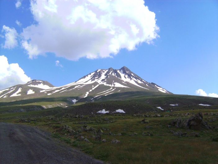 Türkiye’nin 2. büyük volkanik dağı: Hasan Dağı nerede, hangi ilde?