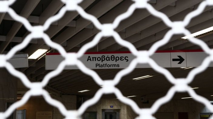 Yunanistan'da metro ve tramvay çalışanlarından 24 saatlik grev