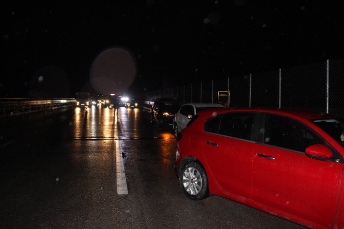 Düzce'de 9 aracın çarpıştığı kaza: 5 yaralı