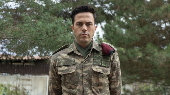 Kırmızı Oda'ya bomba bir oyuncu daha! Savaşçı'nın yıldızı geliyor