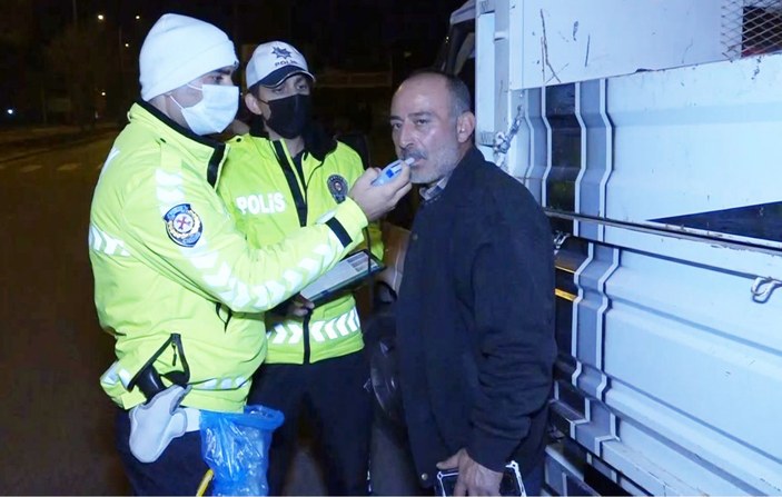 Aksaray'da polise yakalanan alkollü sürücü, müşterisi için içtiğini söyledi