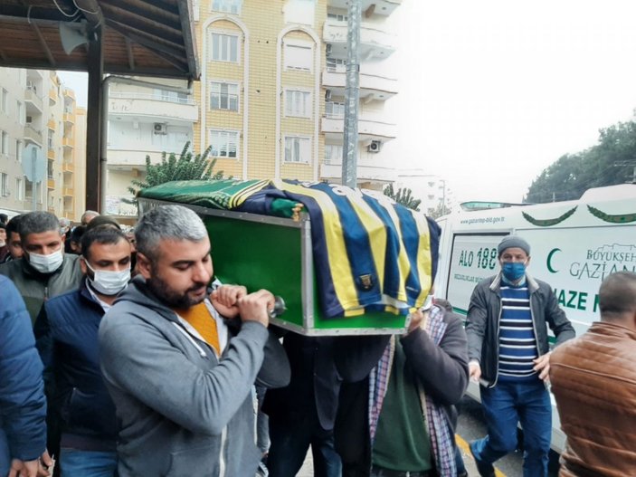 Gaziantep'te halı sahada kalp krizi geçiren adam vefat etti