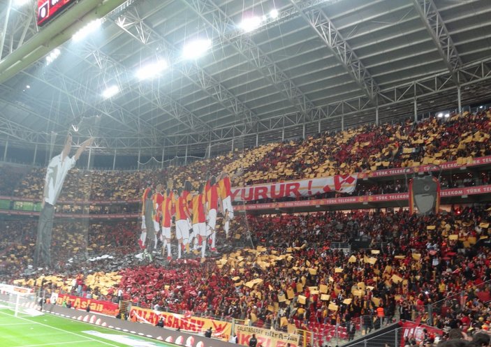 Galatasaray taraftarından koreografi hazırlığı