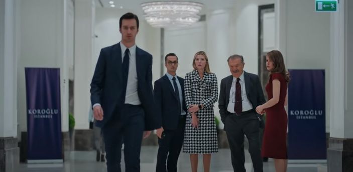 Camdaki Kız 21. bölüm fragmanı: Sedat ve Muzo'nun sevgilisi aynı yatakta!