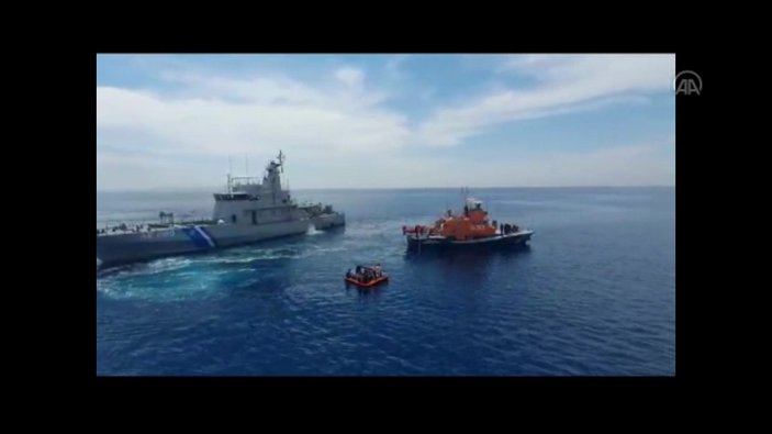 Ege Denizi'nde göçmenlere ateş açıldı
