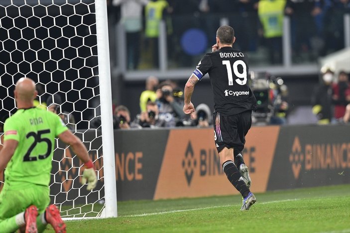 Juventus deplasmanda Lazio'yu penaltılarla devirdi