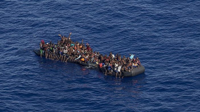 Libya açıklarında en az 75 göçmen boğularak can verdi