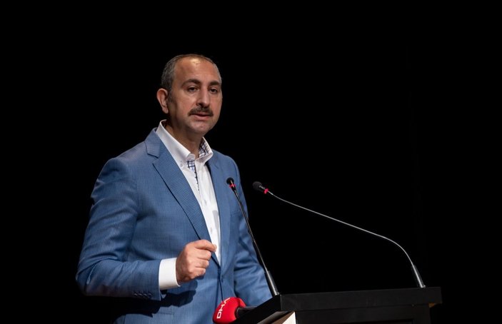 Adalet Bakanı Abdulhamit Gül’den öğrencilere: Aklınızı kiraya vermeyin