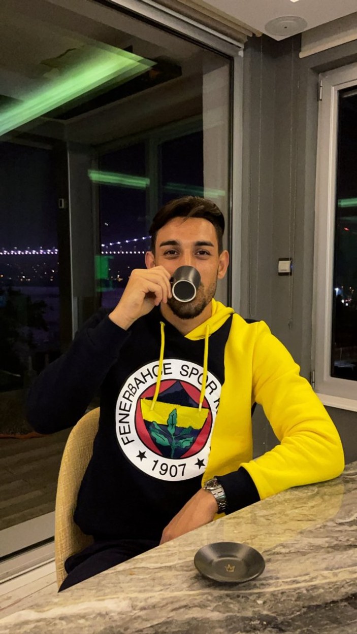 İrfan Can Kahveci'den Galatasaray'a gönderme