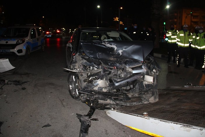 İzmir'de kaçmaya başlayan alkollü sürücü, Manisa'da kaza yaptı
