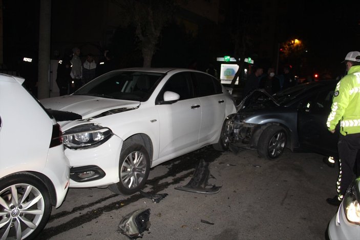 İzmir'de kaçmaya başlayan alkollü sürücü, Manisa'da kaza yaptı