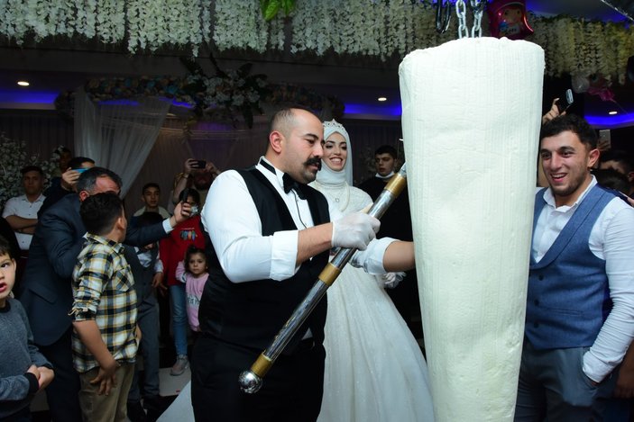 Kahramanmaraş'ta dondurmadan düğün pastası yapıldı