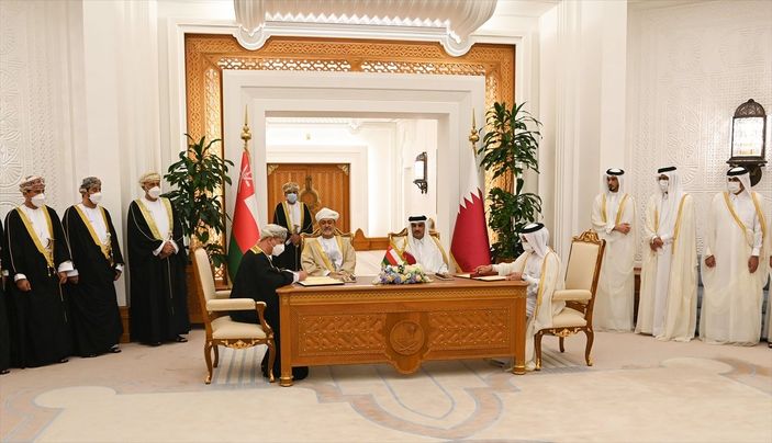 a Katar ve Umman askeri iş birliği anlaşması imzaladı