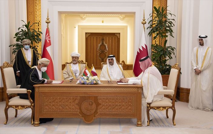 a Katar ve Umman askeri iş birliği anlaşması imzaladı