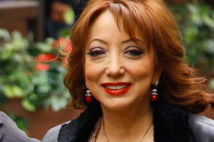 ÇGHB konuğu Yasemin Yalçın kimdir, kaç yaşında? İnce İnce Yasemince sahnede...