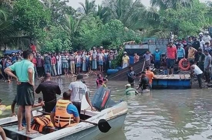 Sri Lanka’da tekne alabora oldu