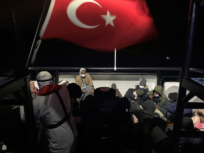 İzmir açıklarında 199 göçmen kurtarıldı