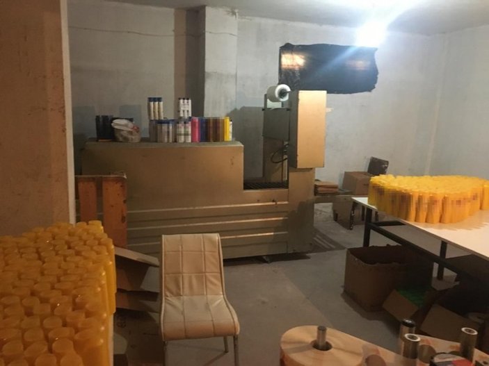 Bağcılar’da merdiven altı imalathanede, sahte şampuanlar ele geçirildi