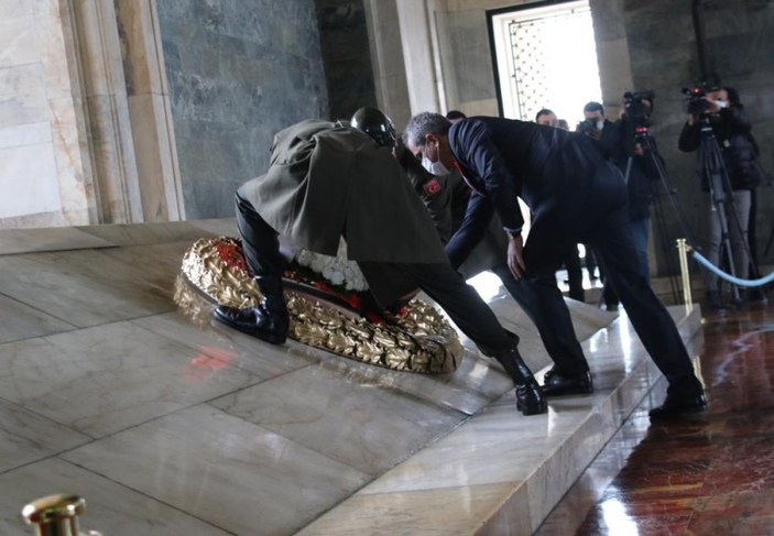 Mahmut Özer, öğretmenlerle Anıtkabir'i ziyaret etti
