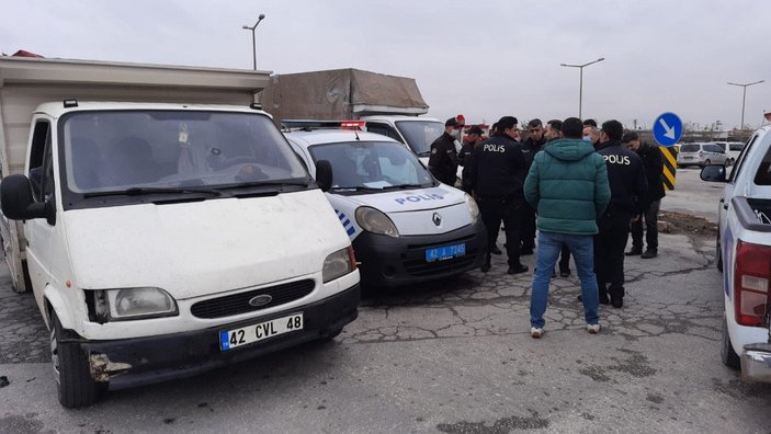 Konya'da ‘dur’ ihtarına uymadı, önce araçlara sonra polise çarptı