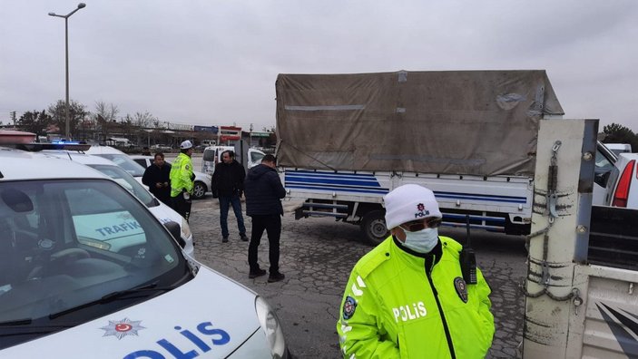 Konya'da ‘dur’ ihtarına uymadı, önce araçlara sonra polise çarptı