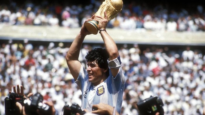 Diego Armando Maradona vefatının 1'inci yılında anılıyor
