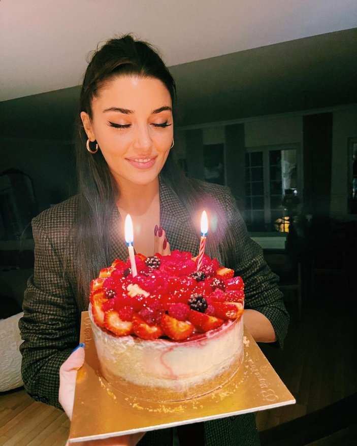 Hande Erçel'den doğum günü paylaşımı
