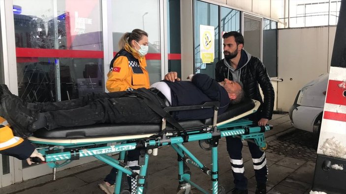 Cenazeden dönen minibüs, Kars'ta kaza yaptı