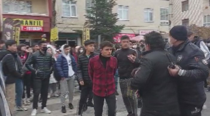 Konya'da öğrenci velileri birbirine girdi
