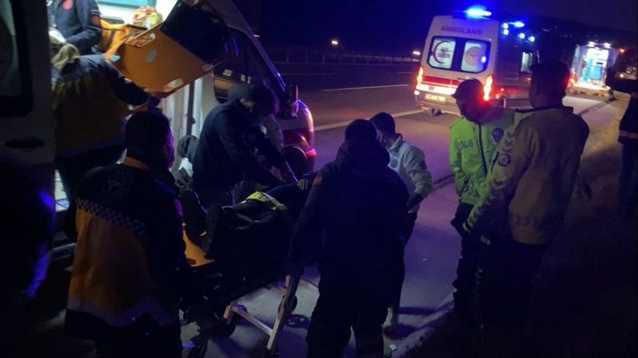 i Kocaeli'de minibüs ile yolcu otobüsü çarpıştı: 5 yaralı