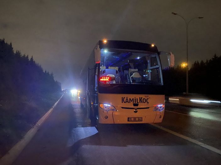 i Kocaeli'de minibüs ile yolcu otobüsü çarpıştı: 5 yaralı