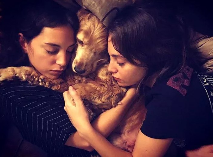 Öykü Karayel ve kardeşi Ezgi Karayel'i birbirinden ayıramayacaksınız