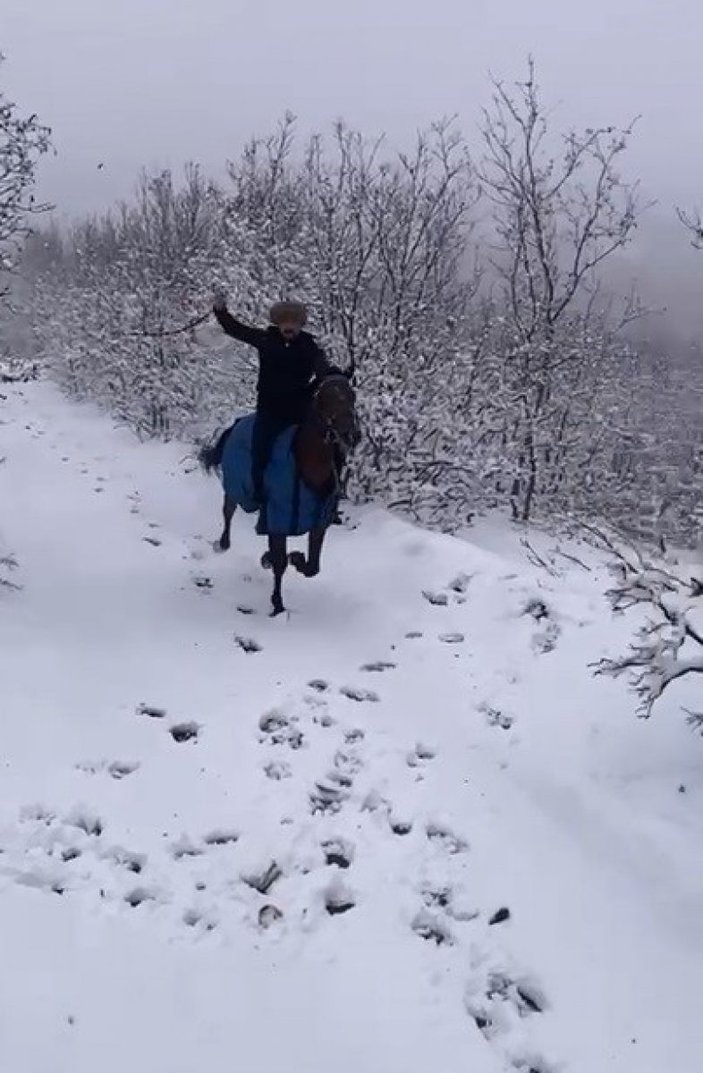 Tokat'ta karda atlı safari